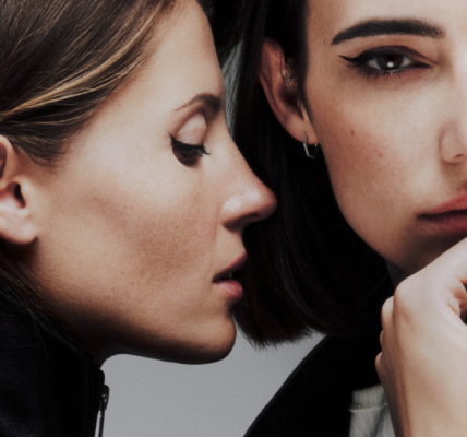 Amelie Lens y Charlotte de Witte juntas para un épico B2B en 2025